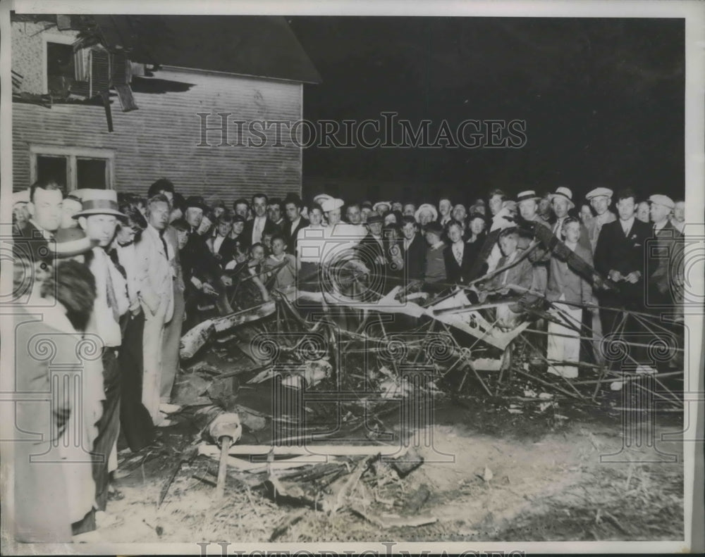 1935 Press Photo Plane Crashed Near Zion Illinois Pilot & His 2 Passengers Dead- Historic Images