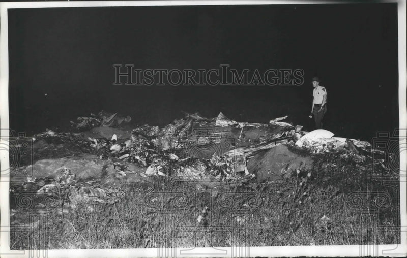 Load image into Gallery viewer, 1952 Press Photo Crash Crater and Wreckage of the Plane crash - nef65741

