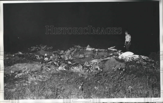 1952 Press Photo Crash Crater and Wreckage of the Plane crash - nef65741