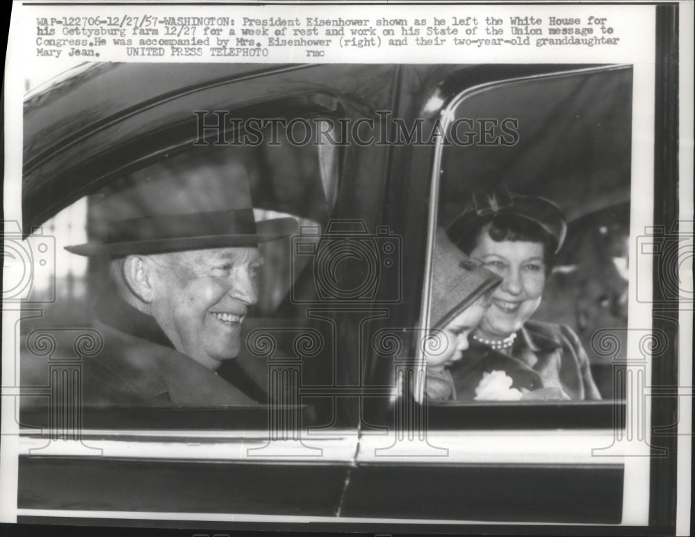1957 Press Photo Pres Eisenhower Leaving White House For His Gettysburg Farm