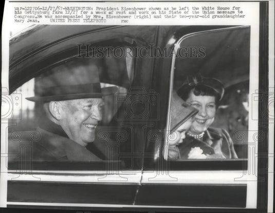 1957 Press Photo Pres Eisenhower Leaving White House For His Gettysburg Farm