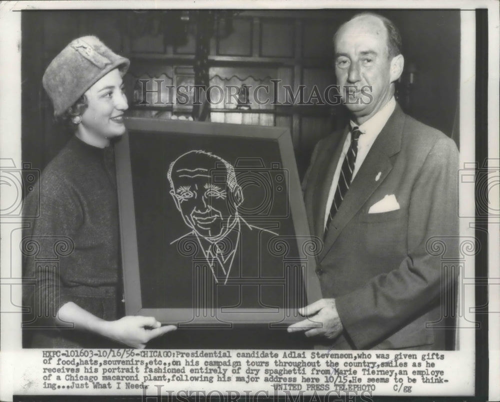1956 Press Photo Adlai Stevenson Given Gifts on His Campaign Tours - nef66454