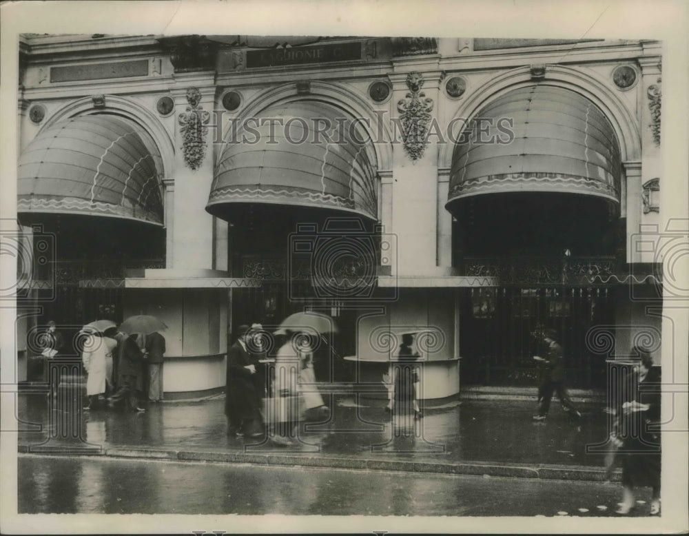 1936 Press Photo Major Department stores in Paris hit by Nationwide Strikes