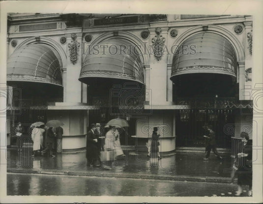 1936 Press Photo Major Department stores in Paris hit by Nationwide Strikes