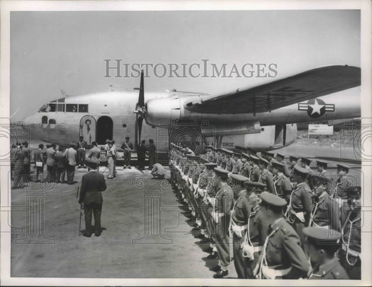1953 Press Photo Italian Air Force Guards Stand at Attention at Champion Airport