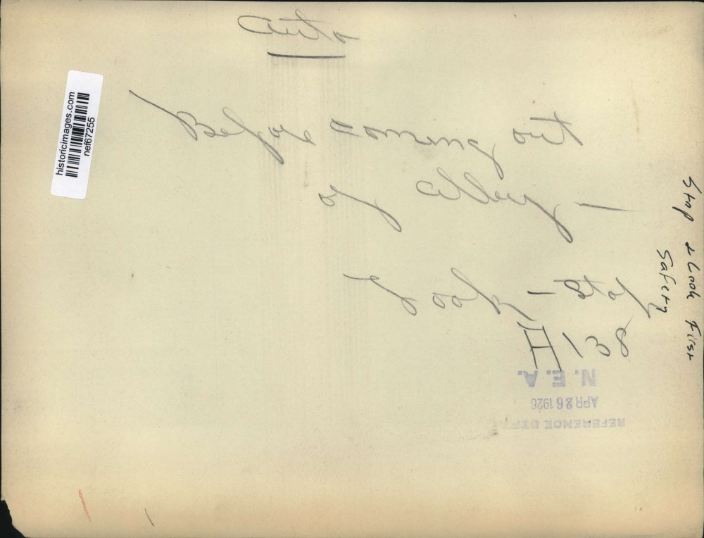 1926 Press Photo Stop and Look First Before Coming Out of an Alley - nef67255