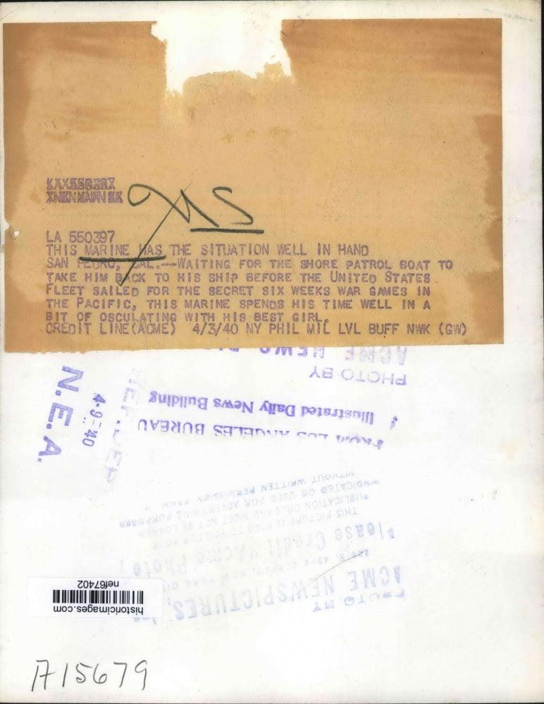 1940 Press Photo Waiting for Shore Patrol Boat to Take Him Back to His Ship