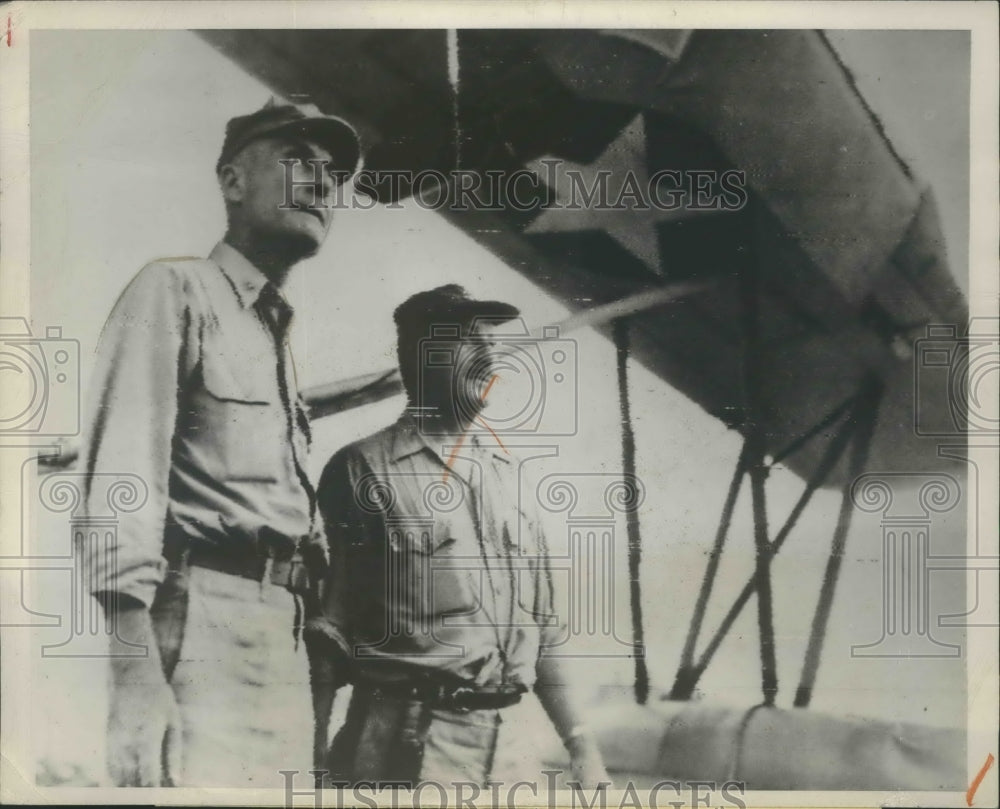 1946 Press Photo Officials Examine Damage to Deck of Pennsylvania - nef67845