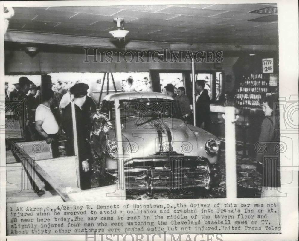 1953 Press Photo Roy Bennett Auto crashed into Frank's Inn on Akron Ohio