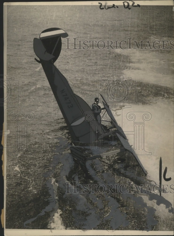 1922 Press Photo British Naval Aeroplane nose dive after taking off - nef68343
