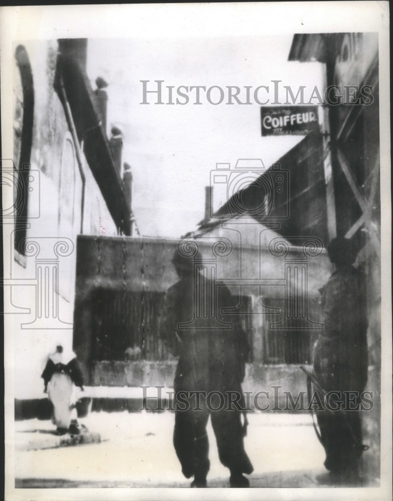 1944 Press Photo Two Members of French Forces of Interior Stand Guard in Lyon- Historic Images