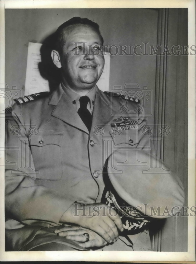 Load image into Gallery viewer, 1943 Press Photo Cmdr.William Herman Brockman Jr. command the Sub sighted Japan
