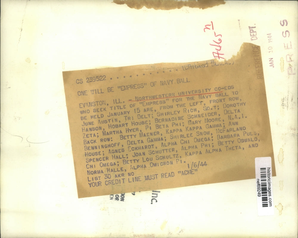 1944 Press Photo Northwestern University Co-Eds Participants For Navy Ball