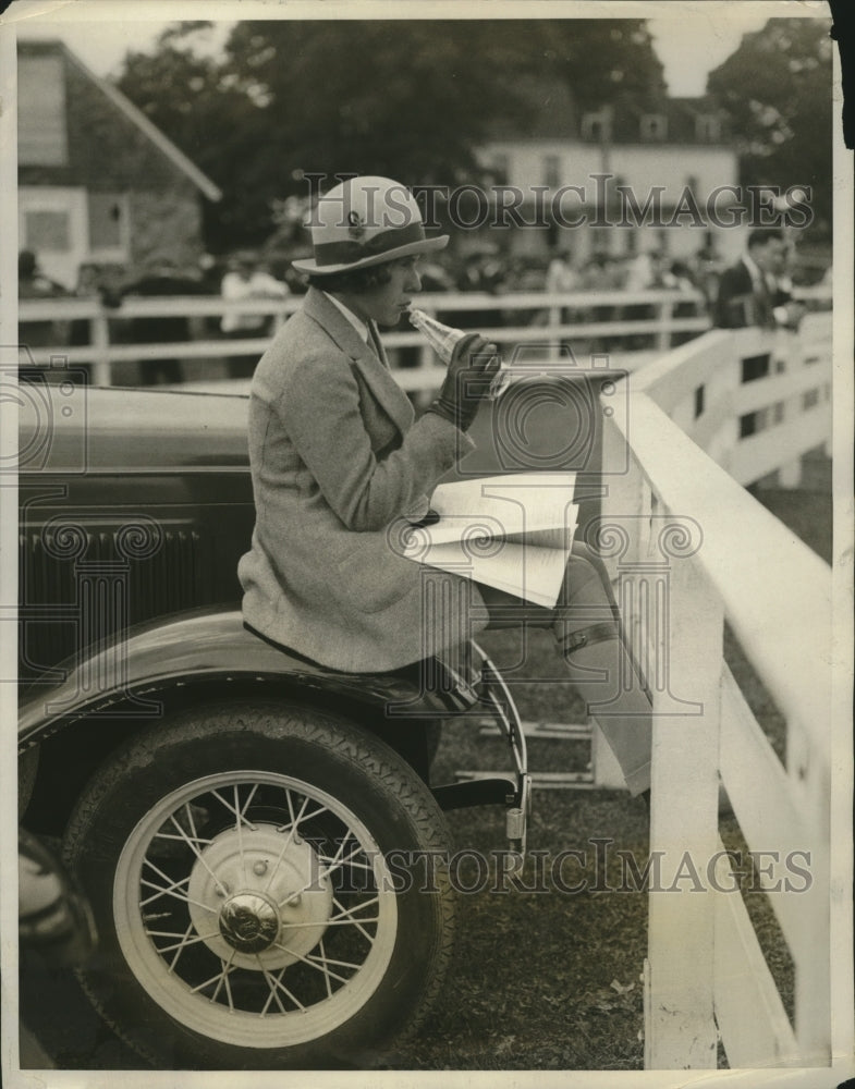 1931 Press Photo Priscilla St. George at Westchester County Horse Show in NY- Historic Images