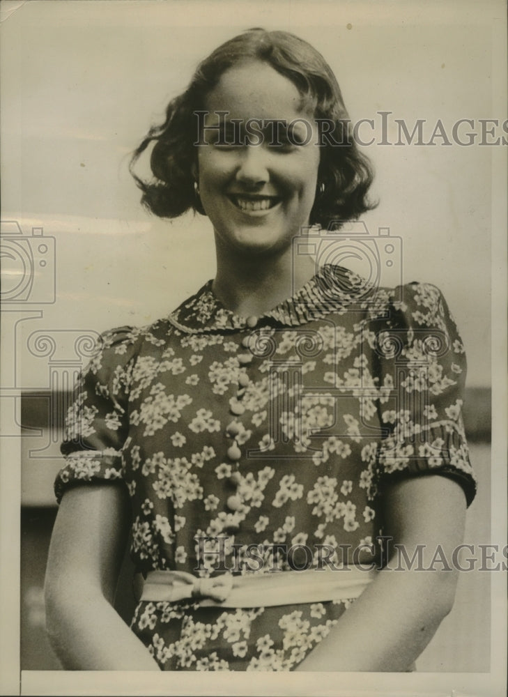 1937 Press Photo Thelma Bain, England's "Glamor Girl" Leaves for Paris, France