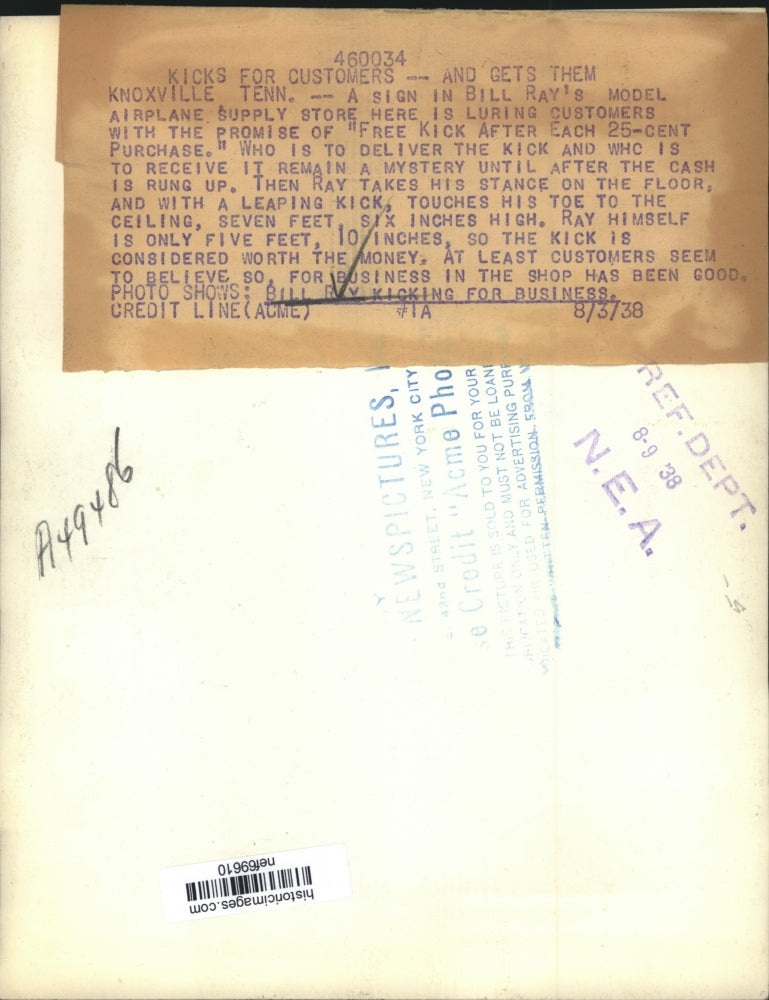 1938 Press Photo Bill Ray Gives Free Kick With Purchase at Model Airplane Store