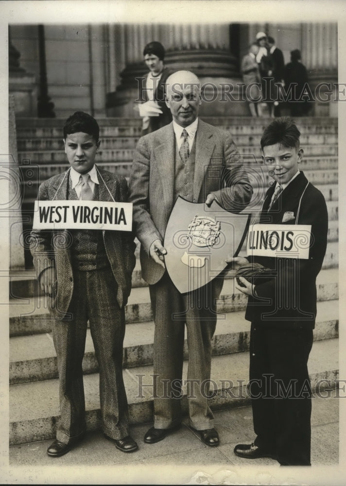 Load image into Gallery viewer, 1931 Press Photo Ward Randall of IL Wins Bee &amp; Charles Michel of WV Comes in 2nd
