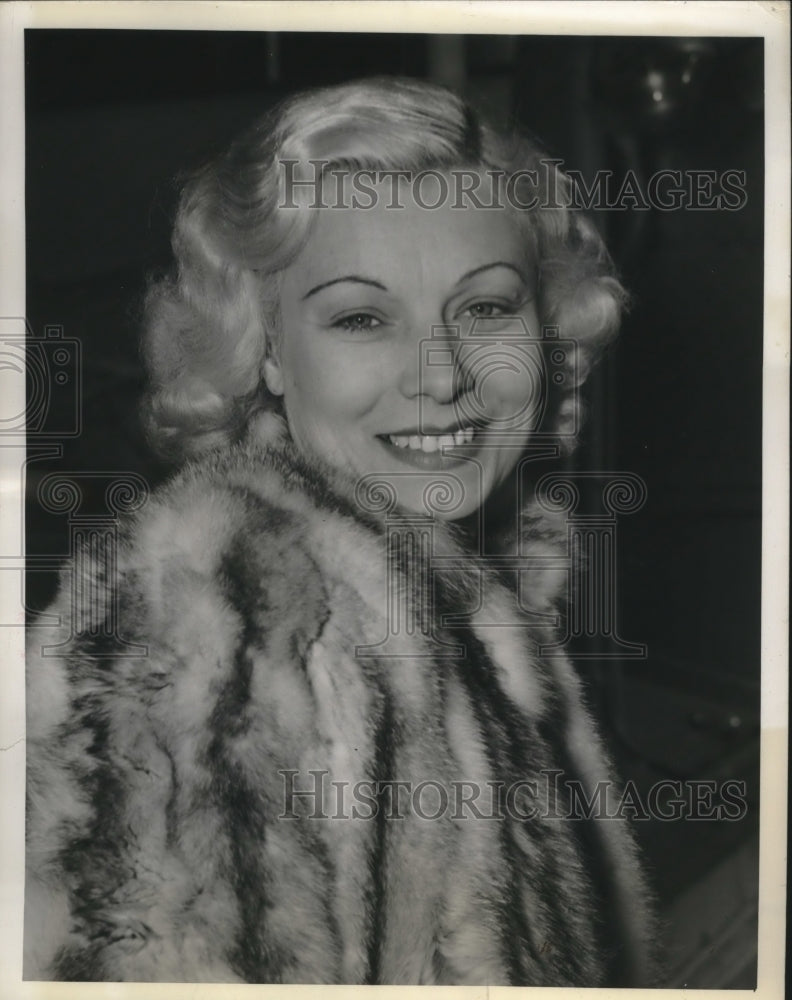 1941 Press Photo Mrs. Henriette Van Crombrugge of Belgium - nef69736
