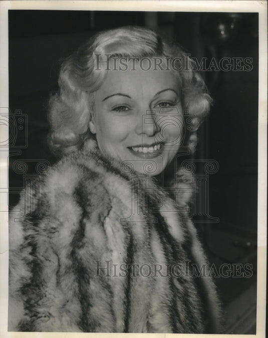 1941 Press Photo Mrs. Henriette Van Crombrugge of Belgium - nef69736