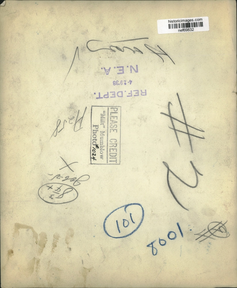 1938 Press Photo Man Walking to Horses - nef69832