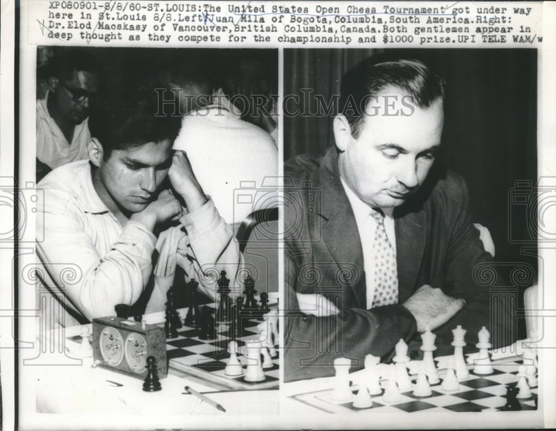 Load image into Gallery viewer, 1960 Press Photo Juan Mila and Dr. Elod Macskasy Play Chess at the US Tournamen
