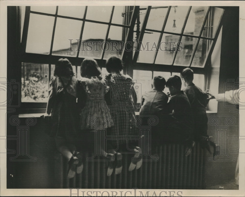 1951 Press Photo Children rescued from blazing fire in Hospice Sainte Cunegonde