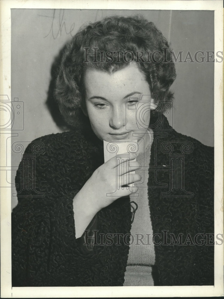 1944 Press Photo 17 year old Patricia Ann Frey shown during rape trial
