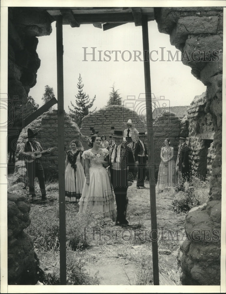 1935 Press Photo The casts of the production of &quot;The Prayer of the Padre&quot;