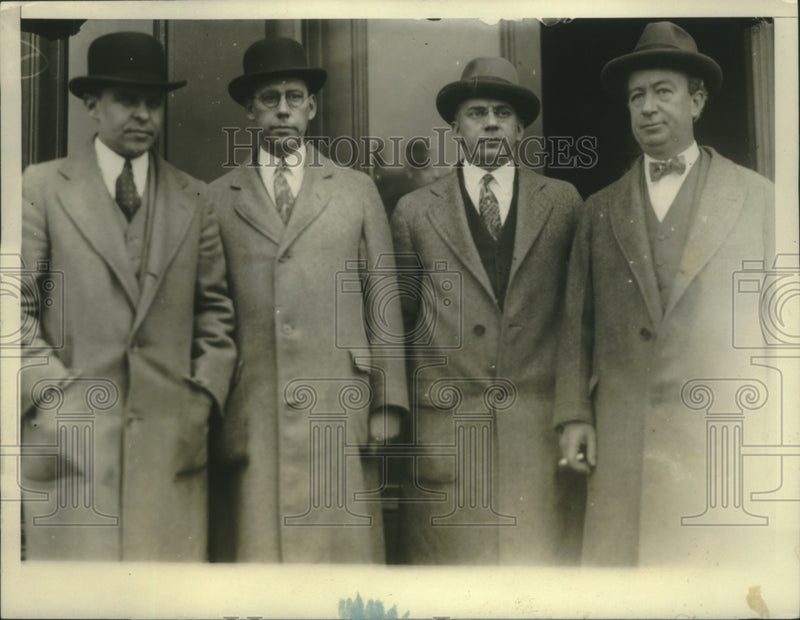 Load image into Gallery viewer, 1927 Press Photo District lawyers for the Snyder-Gray murder trial - nef71312
