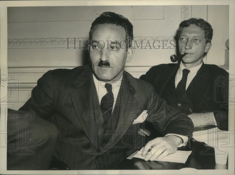 Load image into Gallery viewer, 1939 Press Photo Nathan Witt attends a hearing with Malcolm Ross - nef71335
