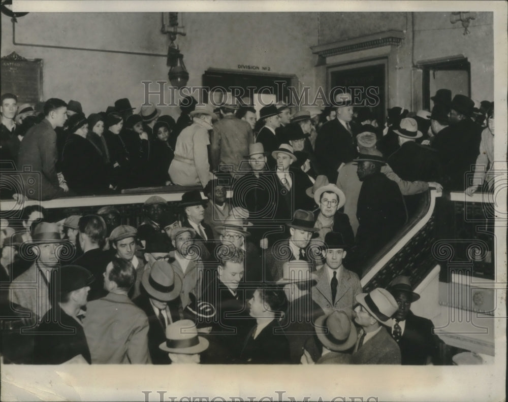 1934 Press Photo Tulsa Okla crowd at arraignment of Phil Kennamer - nef71370- Historic Images