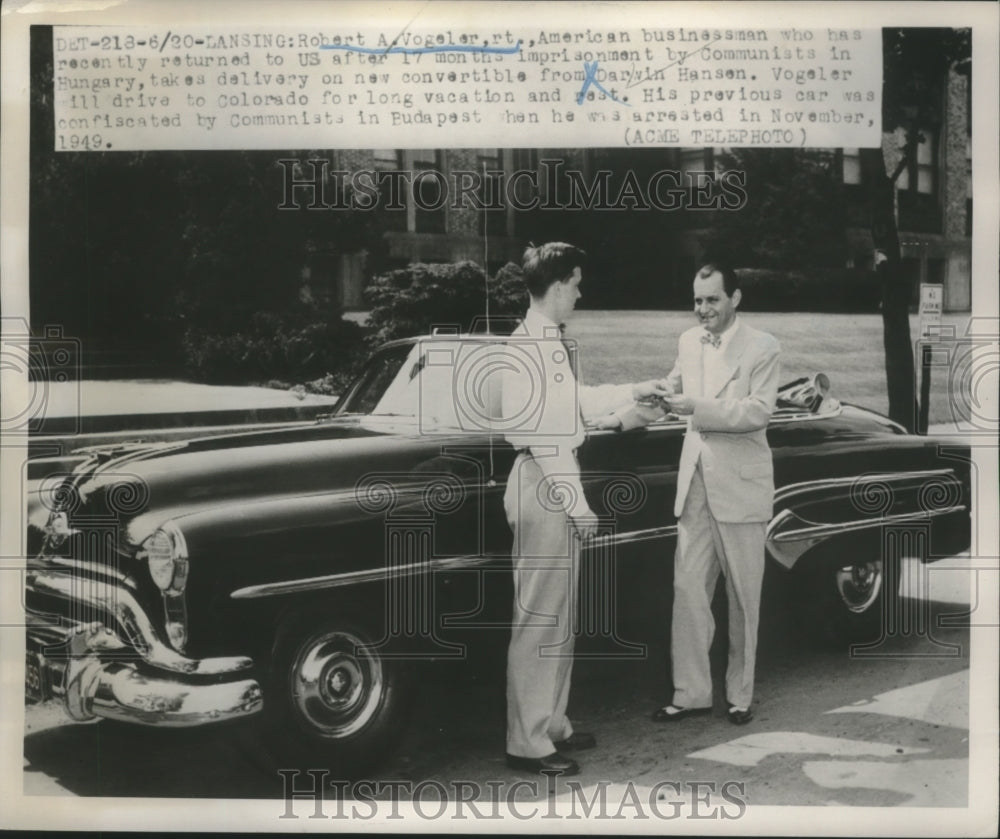 1949 Press Photo Robert Vogeler imprisoned by Hungarian Communist gets new car