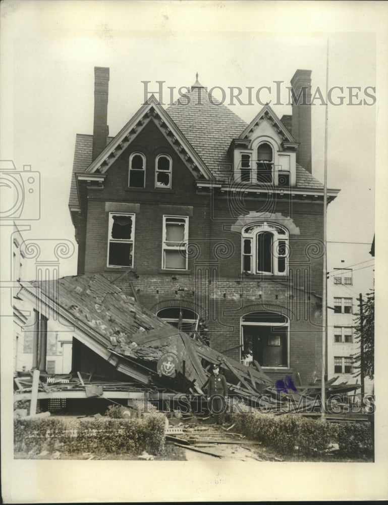 1931 Press Photo Dr. Giovanni Giurato's home badly damaged after bomb explosion