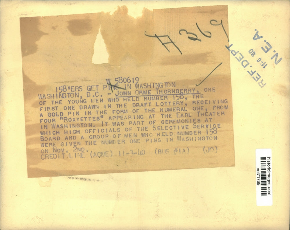 1940 Press Photo John Thornberry receives gold pin for being chosen in lottery