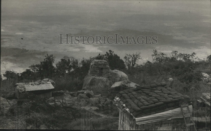 Load image into Gallery viewer, 1966 Press Photo Mountaintop lonely but the view is terrific - nef71807
