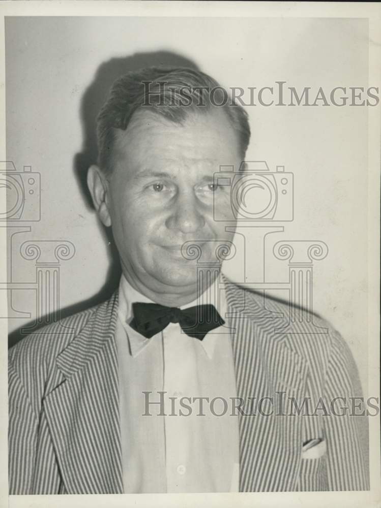 1945 Press Photo NEA Salesman Roy Minton - nef72030- Historic Images