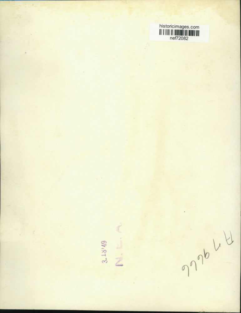 1949 Press Photo Ohio-Little Margaret Renz rescued from sewer shown with mother