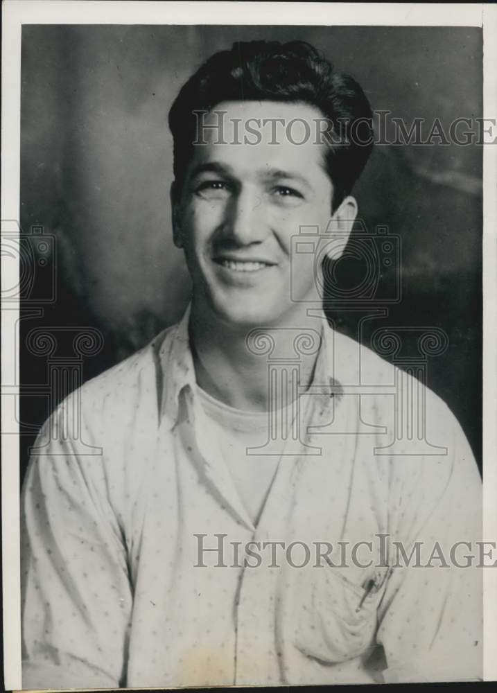 Load image into Gallery viewer, 1938 Press Photo Daniel Harrison, hammer slayer escaped from Security Hospital
