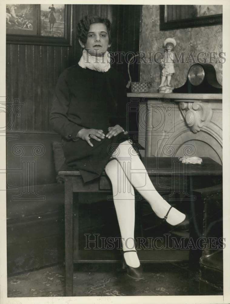 1929 Press Photo Miss Anna White Brings Suit Against Broker in Camden, NJ