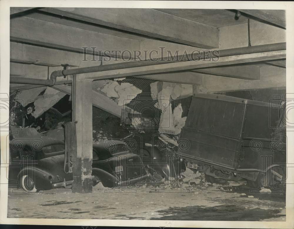 1939 Press Photo Cars Crushed After Wall Crumbled and Fell on Autos in NYC