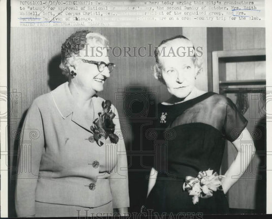 1960 Press Photo Edith Waddell and Dorothea Sullivan Want A Grandmothers Day