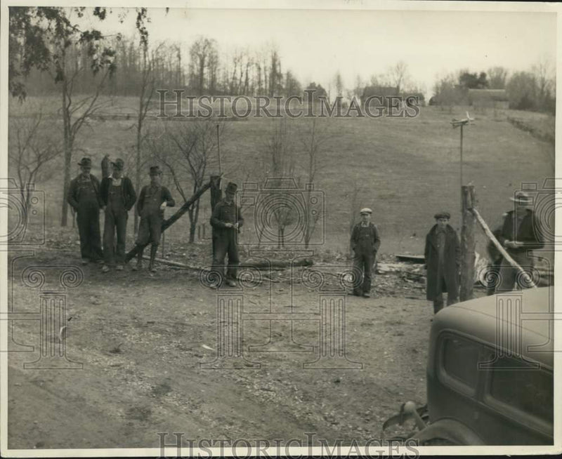 Load image into Gallery viewer, 1937 Press Photo Mountain Folk to Serenade Young Couple at Mountain Cabin
