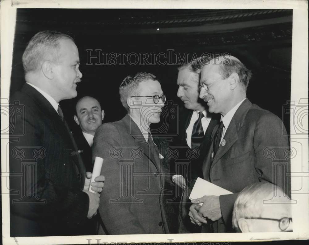 1945 Press Photo San Francisco-Soviet Diplomat V. Molotov with British Delegates