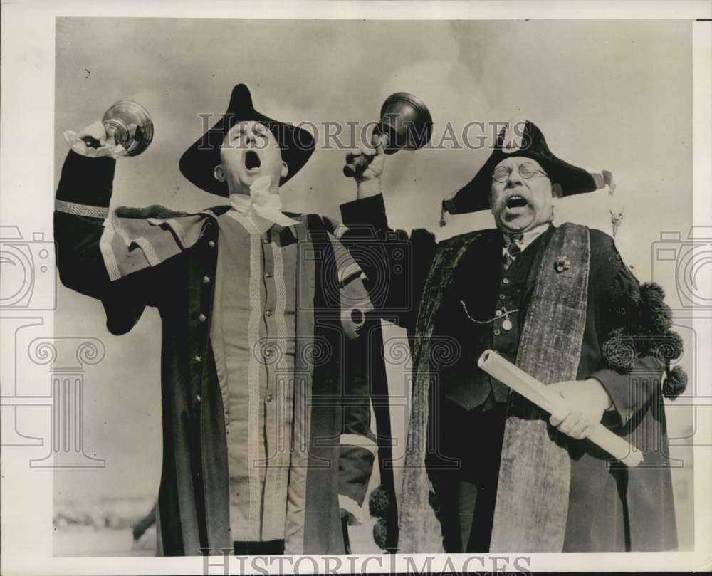 1939 Press Photo Town Criers F. Welch and Walter Abbott in Croydon England