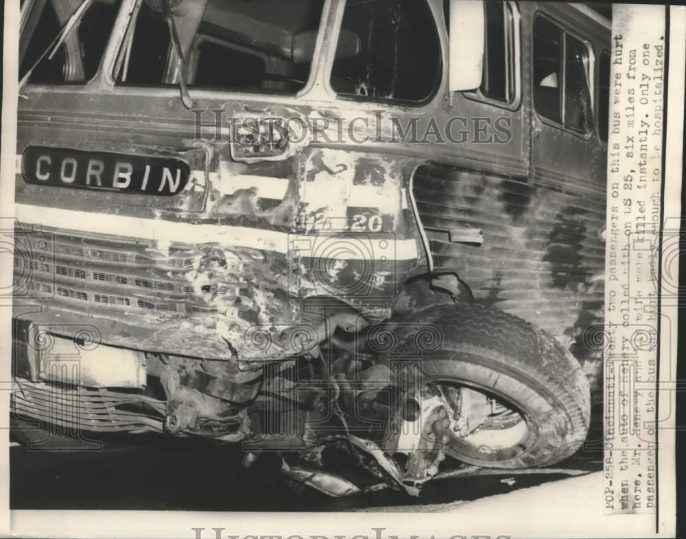 1954 Press Photo Bus Wreckage From Collision on U.S. 25 in Cincinnati