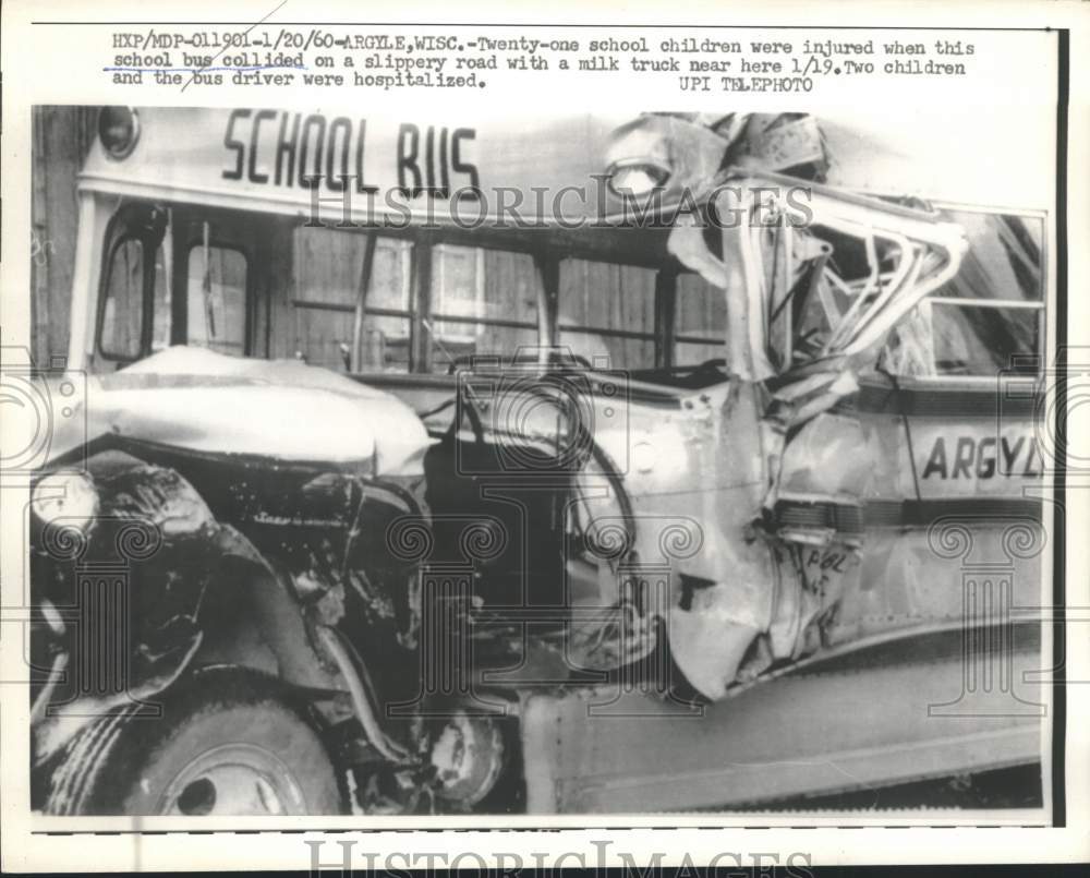 1960 Press Photo Bus Wreckage After Colliding on Slippery Road in Argyle, Wisc.- Historic Images