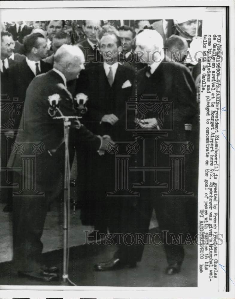 Load image into Gallery viewer, 1959 Press Photo Charles de Gaulle greets Pres. Eisenhower at Le Bourget Airport
