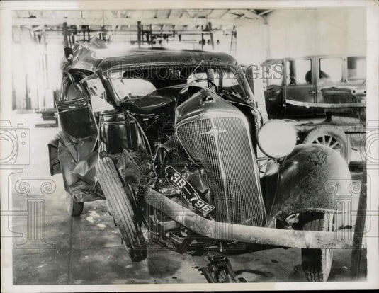 1935 Press Photo Mangled automobile that was struck by a train in Glendale CA- Historic Images