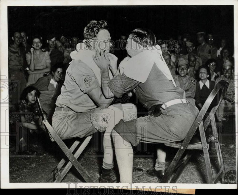 Load image into Gallery viewer, 1944 Press Photo Pvt. Vito J. Costa, gets "blindfolded" shave at USO party, CO
