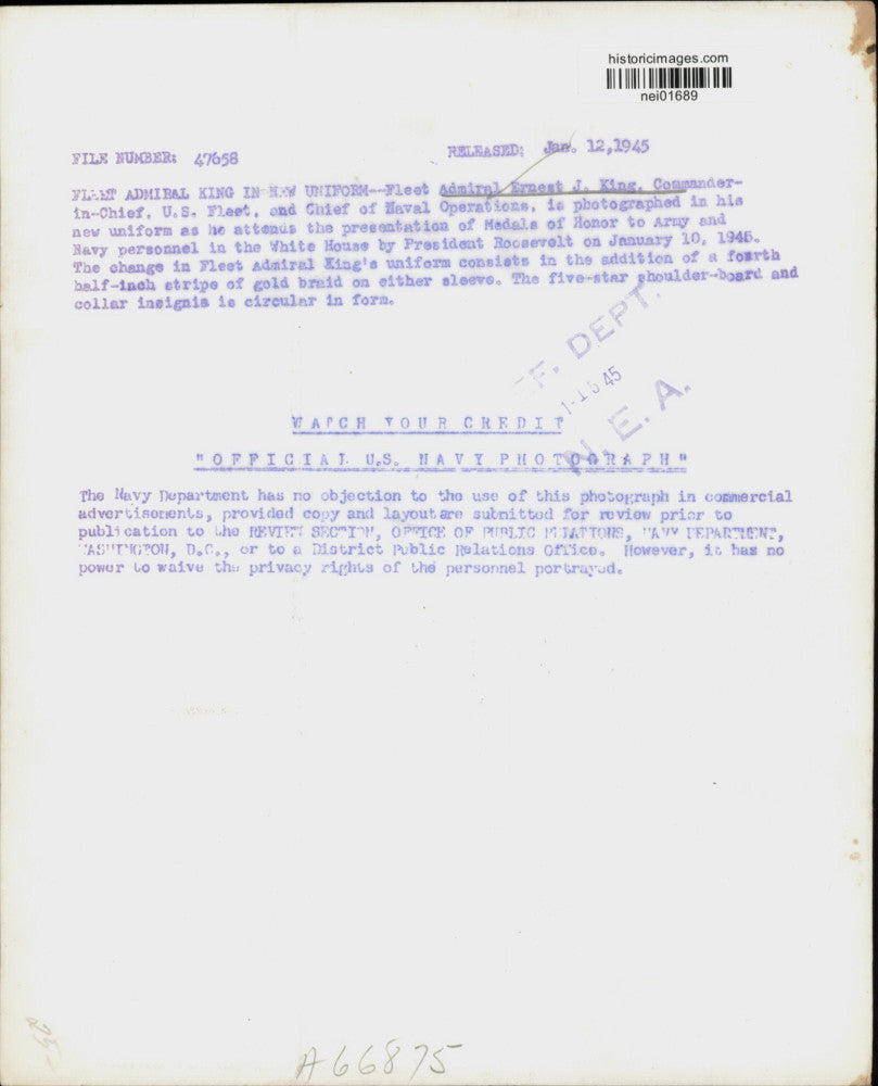 1945 Press Photo Fleet Adm. Ernest J. King at White House for medal presentation